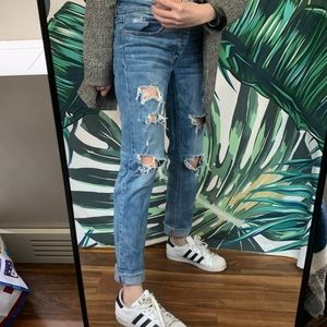 American Eagle Distressed Tomgirl Jeans